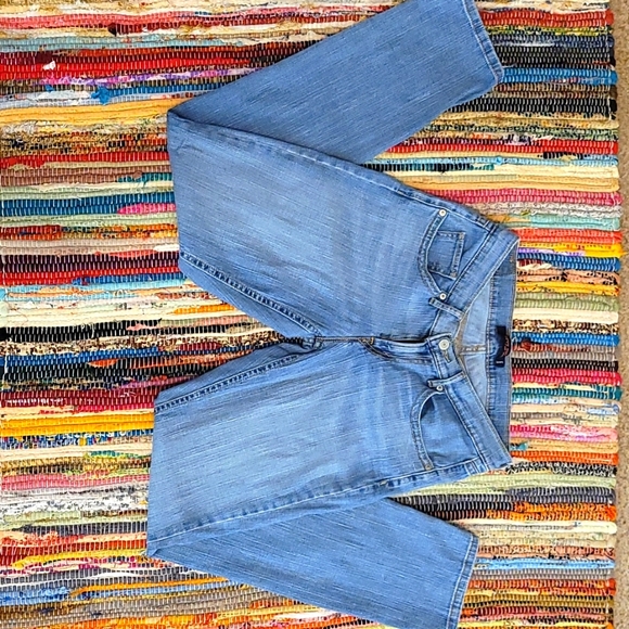 Levi's Denim - Levi's 528 Curvy Cut